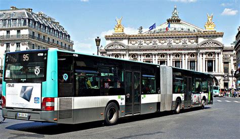 How to use the bus in Paris