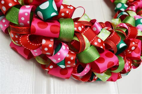 Polkadots on Parade: Christmas Ribbon Wreath!