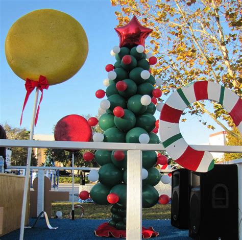 Christmas Around The World Parade Floats Ideas - Park Sheila