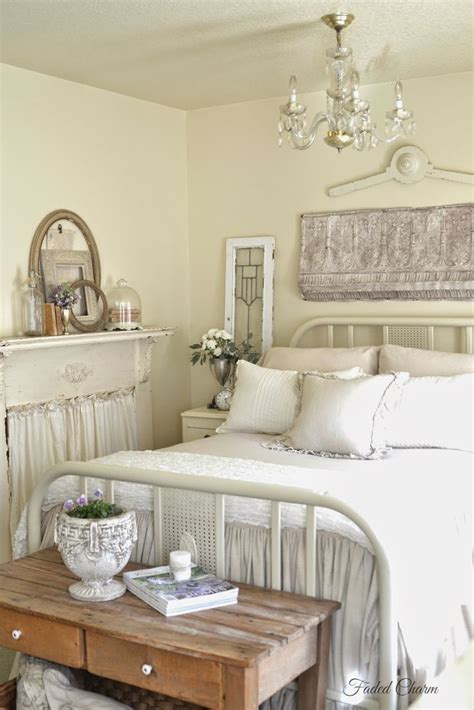 Faded Charm: ~Sweet Scents in the Bedroom~ | Country bedroom decor ...