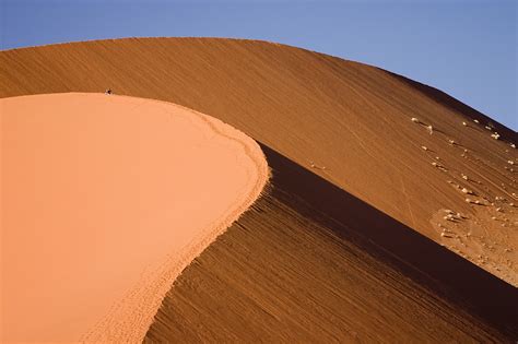 File:Sossusvlei Dune Namib Desert Namibia Luca Galuzzi 2004.JPG - Wikipedia