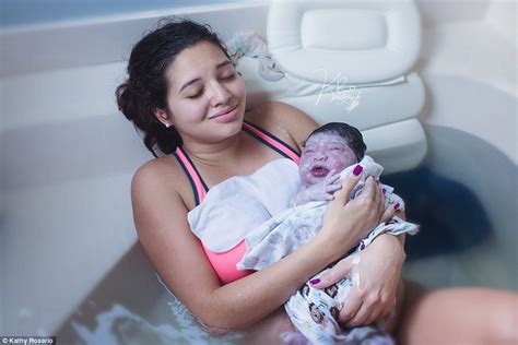 K Ro Photography documents her friend's at-home water birth | Daily ...