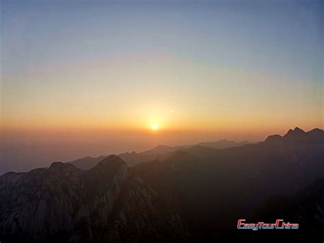 Sunrise Image in Huashan Mountain East Peak, Photo of Sunrise in Mount ...