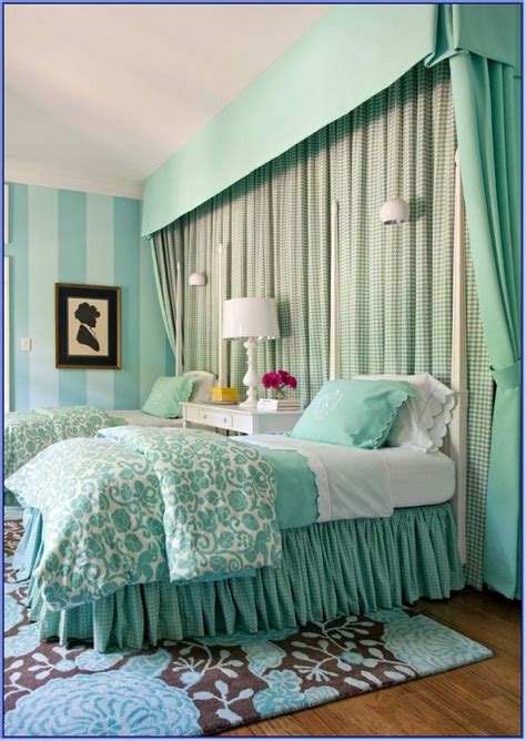 15 Awesome Green Bedroom Design Ideas - Decoration Love