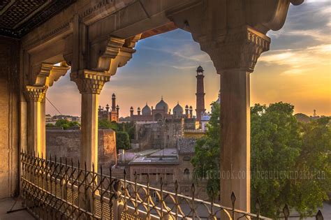 Lahore Fort (Shahi Qila Lahore) ~ Beautiful Places In Pakistan