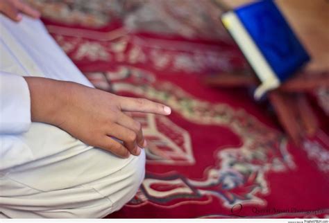 Ashhadu (I Bear Witness)& (Photo of Shahadah Finger in Salah) – Mushaf ...