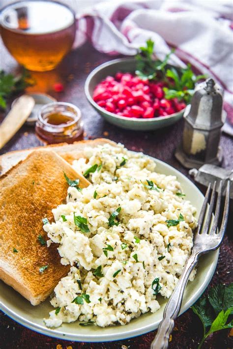 Scrambled Egg Whites Recipe (Step by Step + Video) - Whiskaffair