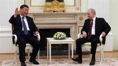 Putin greets "friend" Xi Jinping - he makes you sit up and take notice ...