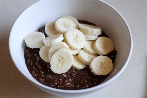 One-Serving Dark Chocolate Microwave Oatmeal - The Frugal Girl