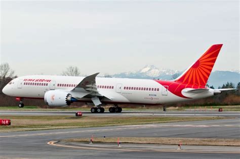 Plane of Note: First Boeing 787 Dreamliner in Air India Livery Debuts ...