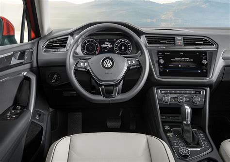 Volkswagen-Tiguan_Allspace-intérieure-le-chesnay | Volkswagen, Small ...