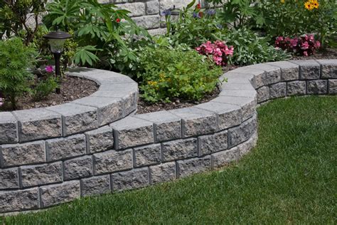 How To Install Stacked Stone Garden Wall : 101 Resources - Stacked ...