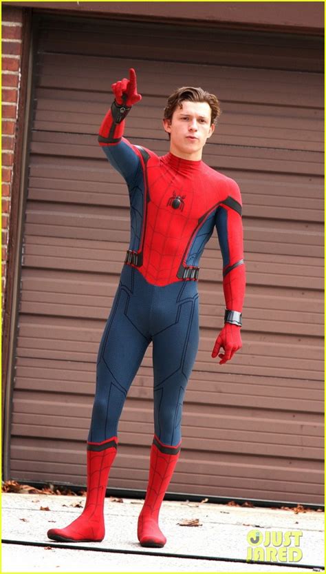 Tom Holland Looks Buff While Filming 'Spider-Man' in NYC!: Photo ...