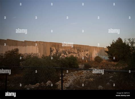 Israeli west bank barrier Stock Photo - Alamy