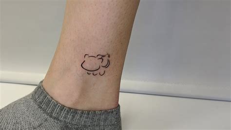 minimalist bulbasaur tattoo | Mini tattoos, Tattoos, Pokemon tattoo