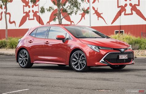 2019 Toyota Corolla ZR Hybrid review (video) | PerformanceDrive