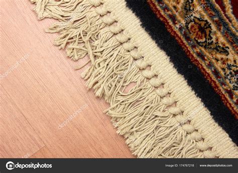 Patterned Wool Carpeting - Carpet Vidalondon