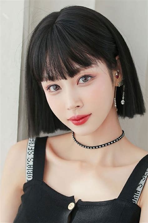 30+ Cute Short Hair with Bangs Korean Style : Blunt Bob with Bangs