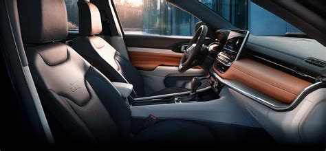 2023 Jeep® Compass Interior - Seating, Cargo, and More