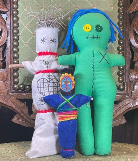 VOODOO DOLLS - New Orleans Voodoo Museum