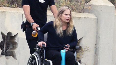 Christina Applegate Says She 'Can't Walk Without a Cane' After MS ...