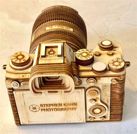 This Talented Artist Custom Makes Incredibly Detailed Wooden Cameras ...