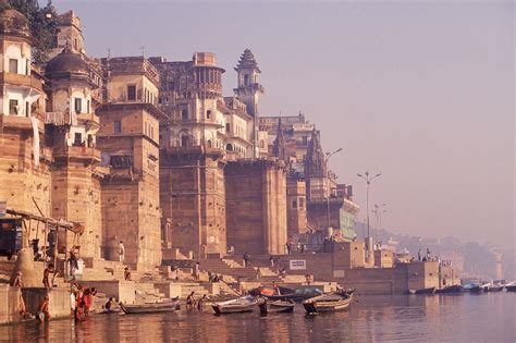 9 Important Ghats in Varanasi that You Must See