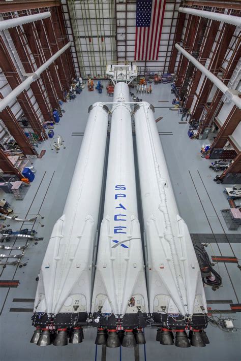 SpaceX seeks to extend reach with Falcon Heavy – Boston Herald