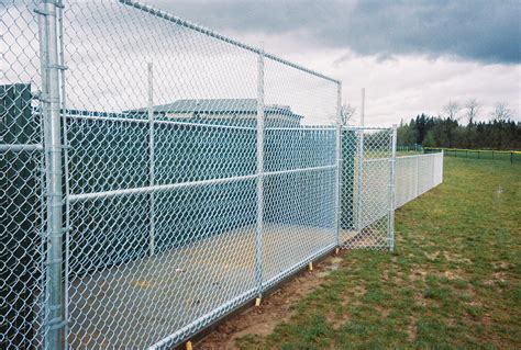 Vancouver Chain Link Fences – Fenceman Fence Company – Vancouver ...