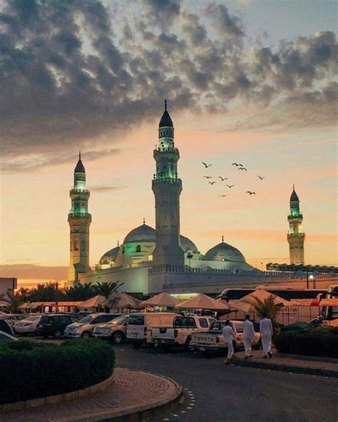 MASJID QUBA . Masjid Quba dikenal sebagai masjid yang pertama kali ...