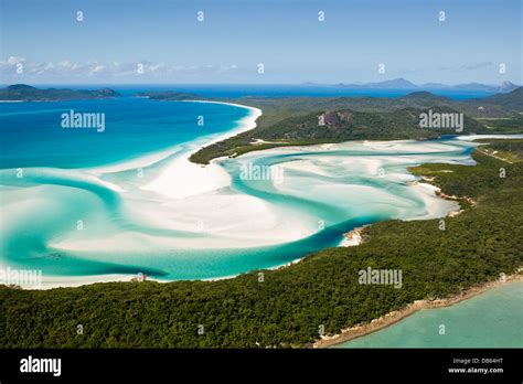 Aerial view of Tongue Point, Hill Inlet and Whitehaven Beach ...