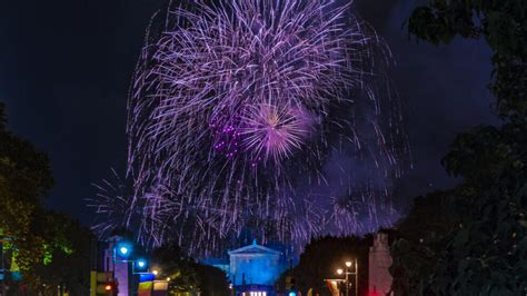 Where to Watch the July 4th Fireworks in Philly 2023 | Visit Philadelphia