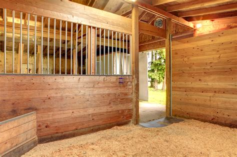 Horse Bedding - Facts on which is best for your horse.