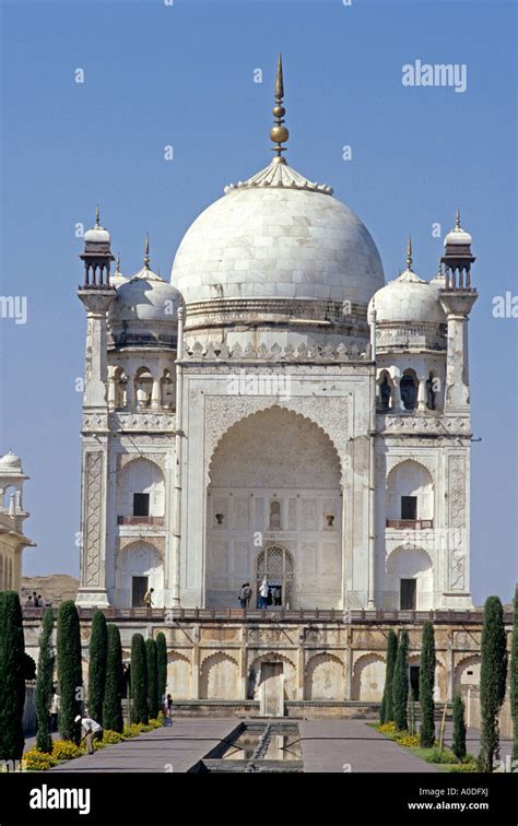 Bibi Ka Magbara India s mini Taj Mahal at Aurangabad in Southwest India ...