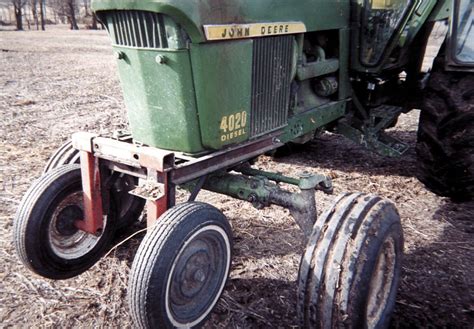 Front-Mounted Bale Unroller | Baling, Mounting, Farm