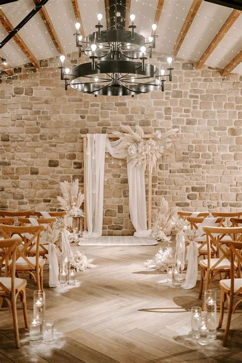 Boho winter barn wedding at stretton manor barn – Artofit