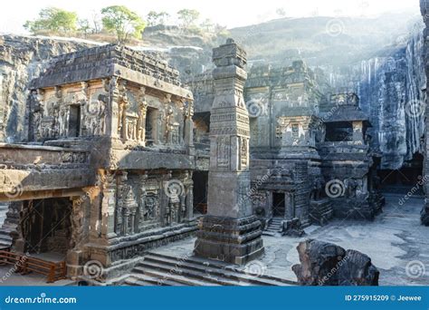 Interior of the Kailasa Temple, Ellora Caves, Maharashtra, India Stock ...