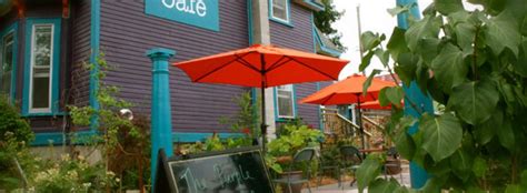 Purple House Café | Travel 1000 Islands