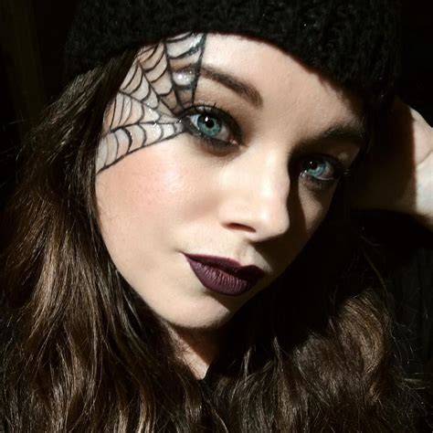 60 Easy Halloween Makeup Ideas You’ll Love | Black halloween makeup ...