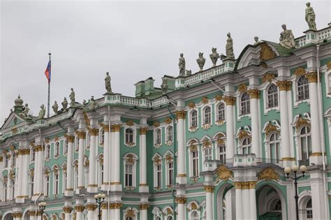 Palace Square, Saint Petersburg, Russia | neOnbubble