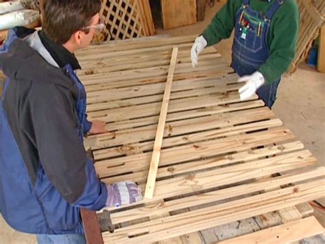 How to Build a Custom Picket Fence | how-tos | DIY