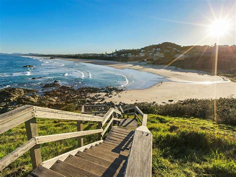 Lighthouse Beach | NSW Holidays & Accommodation, Things to Do ...