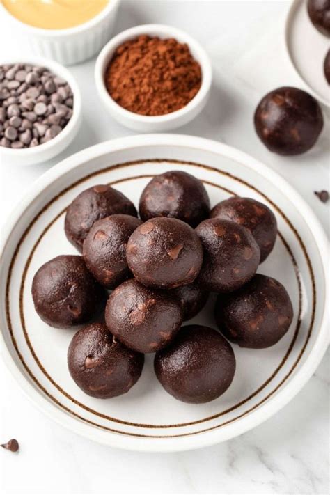 Cocoa Balls (5 ingredients + minutes!) - Texanerin Baking