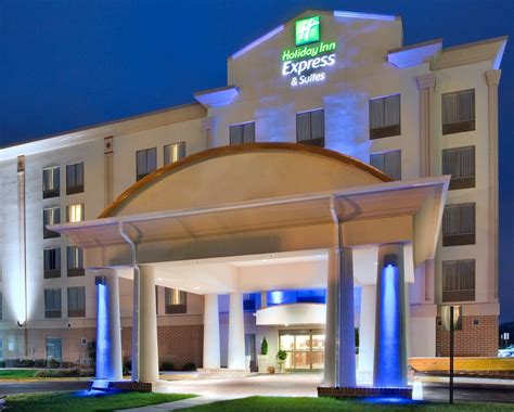 HOLIDAY INN EXPRESS & SUITES FREDERICKSBURG, AN IHG HOTEL $92 ($̶1̶1̶0̶ ...