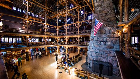 Old Faithful Inn lobby, Yellowstone National Park, Wyoming [2200 x 1238 ...