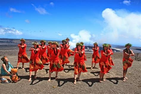 Hawaii Volcanoes National Park :: Hula Kahiko