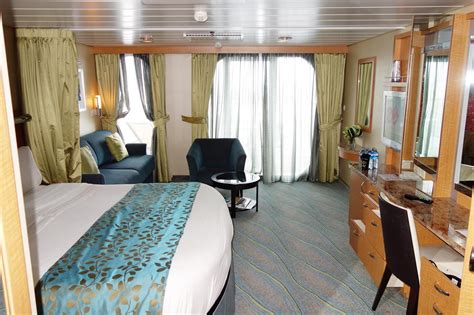 Our Latest Stateroom Review: Oasis of the Seas Junior Suite