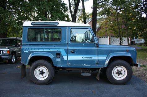 Land Rover Defender 90 V8 County Station Wagon