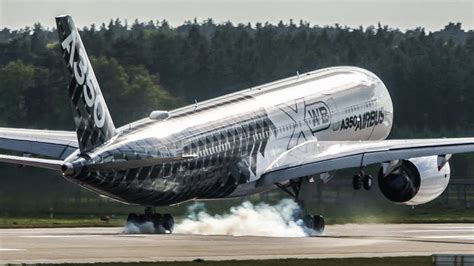 AIRBUS A350 NEAR VERTICAL TAKEOFF + AIRSHOW during the ILA (4K) - YouTube