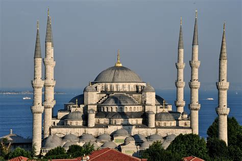 Mosques in Istanbul: The biggest urban area in Europe